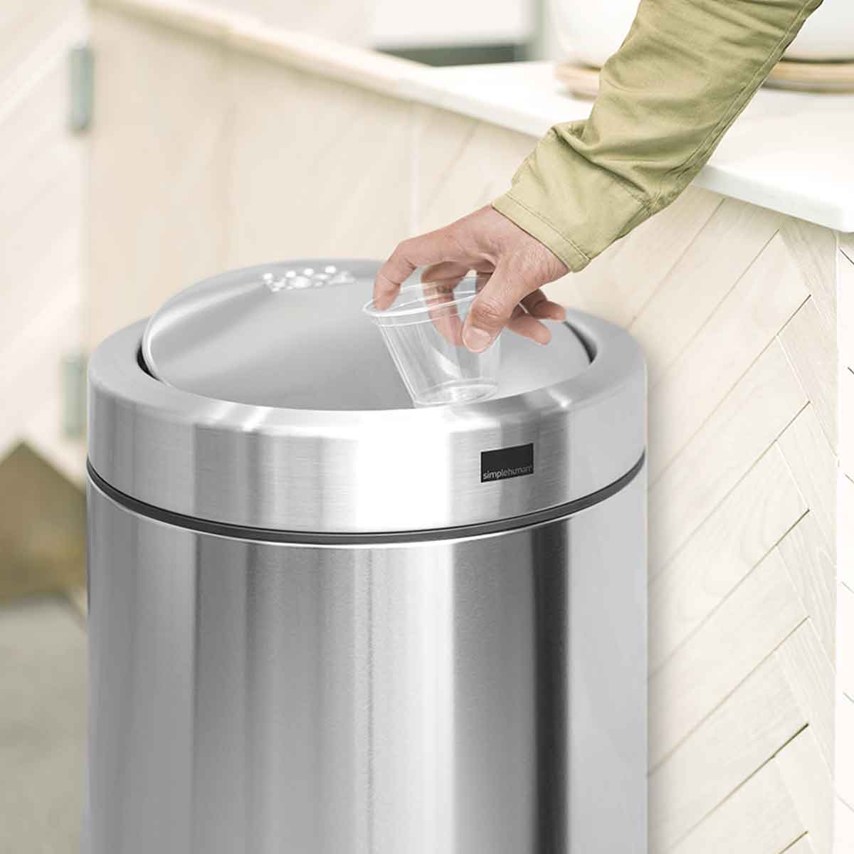 55L Swing Top Can - Image 2